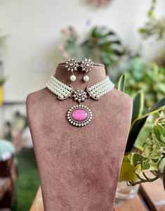 Elegante chapado en oro antiguo Polki Kundan gargantilla pendientes conjunto joyería de latón de moda para fiestas bodas aniversarios - Product Image 1