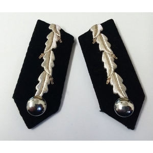 Épaulettes de gorget noir avec insignes en feuille d'argent, boutons simples et attaches à clip, épaulettes de gorget rouge avec feuille d'argent - Product Image 6