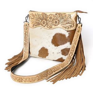 Bolso Bandolera de Cuero Vacuno Hecho a Mano para Mujer con Flecos de Gamuza y Tallado Floral - Product Image 2