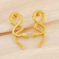 Vente en gros de boucles d'oreilles pour femmes en acier inoxydable plaqué or 18 carats boucles d'oreilles en forme de serpent torsadé imperméable à l'eau coulée bijoux fins