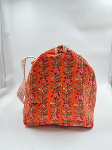 กระเป๋าผ้านวมคอตตอน Kantha หรูหราสำหรับวันหยุดสุดสัปดาห์ (ซิป)-กีฬาที่ทนทานความจุขนาดใหญ่ - Product Image 2