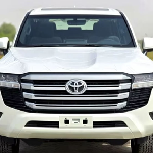 Nuevo Land Cruiser LC300 GXR 2025 con opciones 3.5-MID: techo solar, combustible gasolina, transmisión automática, 4x4, volante a la derecha - Product Image 1