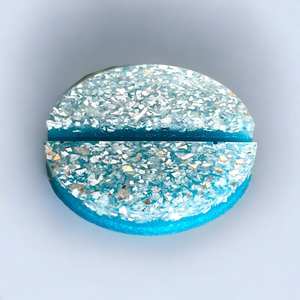 Porta Tarjetas de Resina Premium, Organizador de Escritorio Elegante Hecho a Mano, Exhibidor de Tarjetas de Visita Moderno para Mostradores de Boutique, Duradero, Cuadrado, Grabado - Product Image 5