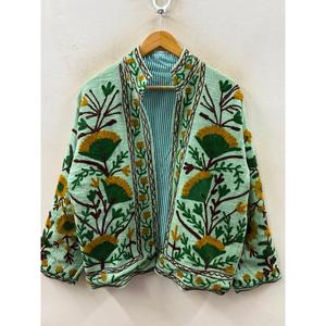 Chaqueta de Algodón Bordada a Mano con Diseño Suzani, Acolchada, Floral, Artesanal, con Frente Abierto - Product Image 1