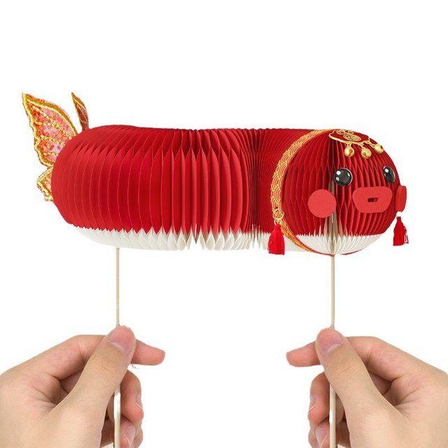 Chinese Style Honeycomb Paper Koi Fish Decoration for New Year Handmade Paper Cutting Fish Toy Gift Home Scene Theme Party Decor