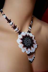 Collares de cuentas de semillas de cristal hechos a medida en color amarillo y negro y en tamaños ideales para diseñadores de joyería de moda - Product Image 5