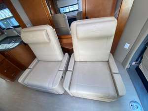 Unité de voyage L-e-i-s-u-r-e T-r-a-v-e-l U24MB d'occasion de 2016 prête à la vente - Product Image 5