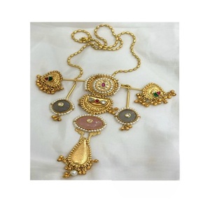 Conjunto de collar étnico tradicional bellamente elaborado para mujeres y niñas para bodas, ropa de festival para niñas - Product Image 1