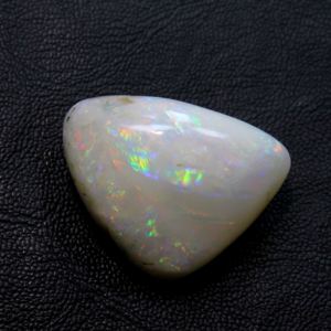 Cabochon d'opale multi-feu australienne Pierres précieuses naturelles en vrac pour la fabrication de bijoux Tailles disponibles Opale de coquille fossile - Product Image 1