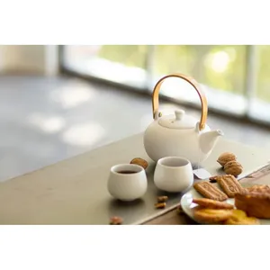Juego de Té Sencha Personalizado con Diseño de Cerámica y Bambú para Amantes del Café y el Té - Product Image 2