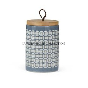 Elegantes ollas de cocina de metal hechas a mano y cajas de contenedores con acabados únicos para una configuración de cocina sofisticada y funcional - Product Image 1