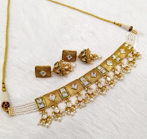 Ensemble de colliers de mariée Kundan fabriqués à la main avec pierre Polki détaillée pour mariage et fiançailles au prix d'exportation - Product Image 1