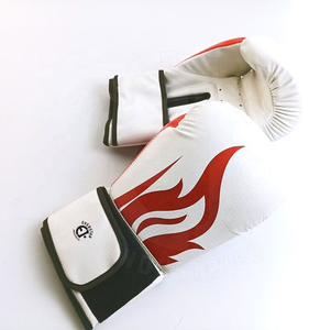 Guantes de boxeo de color personalizados con impresión de logotipo para clubes y gimnasios del fabricante de Pakistán - Product Image 2