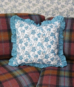 Pillow Covers Carpet <b>Cushion</b> Sofa Pillows 100% Polyester Fibre Wool <b>Filling</b> 400TC Solid Pattern All-Season Factory Price - Product Image 2