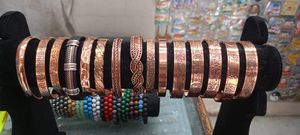 Boucles d'oreilles créoles en résine rustique bohème faites à la main pour femmes, style vintage personnalisé, motif floral, pour mariage et soirée - Product Image 4