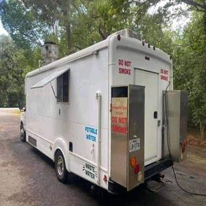 Remolque de comida rápida móvil barato al por mayor, camión de comida móvil de aluminio para exteriores a la venta para aperitivos, perritos calientes, helados - Product Image 2