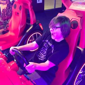 Cruis'n Blast de Raw Thrills, Máquina de Carreras Arcade HD de 43 Pulgadas - Product Image 4