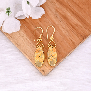Pendientes de latón chapados en oro con gemas de jaspe abeja, elegantes pendientes colgantes de latón con brillo y acabado. - Product Image 2