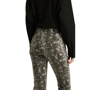 Jeans de Mezclilla Premium al por Mayor, Corte Regular, Cintura Media, Estilo Casual, Transpirables, Personalizables OEM ODM, Directo de Fábrica para Mujer - Product Image 6