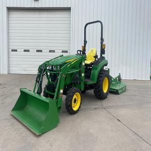 Tracteur compact John Deere 2032R de qualité supérieure, conçu pour une longue durée de vie, une consommation de carburant optimale et une maniabilité excellente. - Product Image 3