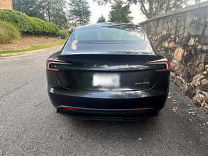 รถยนต์มือสองปี 2024 รุ่น Model 3 Long Range AWD เกียร์อัตโนมัติ ล้อแม็กซ์สีเข้ม เบาะหนัง ระบบนำทาง สตาร์ทเครื่องด้วยรีโมท พร้อมระบบไฟฟ้าครบครัน - Product Image 6