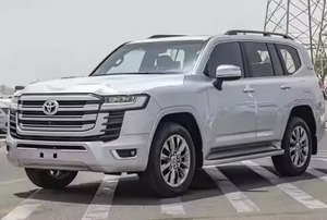 พร้อมส่งมอบ รถยนต์ครุยเซอร์ 300 VXR V6 4.0L เบนซิน เกียร์อัตโนมัติ SUV 4x4 พวงมาลัยซ้าย ยูโร 6 กำลังสูง ปี 2024 - Product Image 2