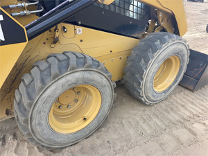 Minicargador de Venta caliente 2017 CATERPILLAR 242D EPA Minicargador con motor diésel Buen Estado - Product Image 3