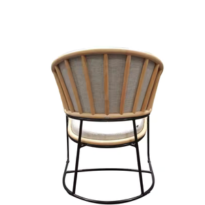 Calantha Chaise Lounge Design Moderne en Rotin et Métal pour Décoration de Jardin Extérieur avec Caractéristiques d'Ornement - Product Image 1