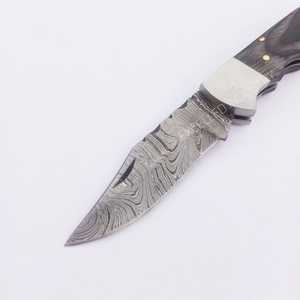 Couteau pliant fait main multifonctionnel pour la survie en plein air couteau de poche à manche en bois Pakka avec gaine en cuir - Product Image 4