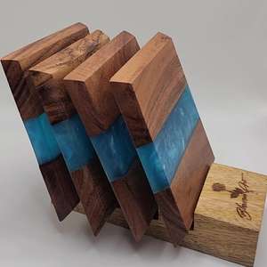 Tapis de boisson en bois élégants | Sous-verres en bois ronds ou carrés élégants | Durable et léger | Meilleurs sous-verres en pierre - Product Image 1