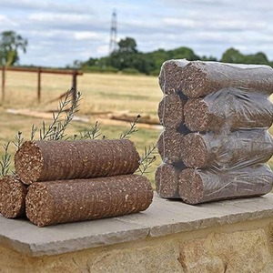 Briquetas de madera para sistema de calefacción, combustible paletizado, ceniza al 0.7%, calorías 4.8 J/m, densidad 600 Kg/m³, para uso interior - Product Image 4