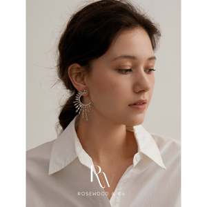 Pendientes de tuerca de oro con circonita blanca, diseño de rayos de sol y estrella metálica, estilo llamativo y moderno, joyería elegante para la oreja - Product Image 5