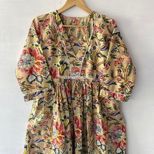 Robe longue vintage en pur coton de la meilleure qualité pour les femmes Maxi à fleurs avec tour de taille naturel de style doux disponible en gros - Product Image 2