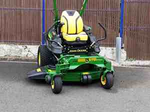 เครื่องตัดหญ้าแบบ Zero Turn ยี่ห้อ John Deere X380 ปี 2021 คุณภาพสูง มือสอง เครื่องยนต์เบนซิน 4 จังหวะ 125 ซีซี  ไร้สาย 28V ระดับอุตสาหกรรม - Product Image 3