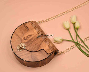 Bolso de mano de madera estilo bohemio para mujer accesorio único hecho a mano para ocasiones especiales de Tradebyd - Product Image 1