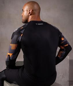 Camiseta de Manga Corta Transpirable para Hombre con Base Negra, Estampado Geométrico Minimalista Blanco en las Mangas, Protección Solar UPF50+, Personalizable - Product Image 6