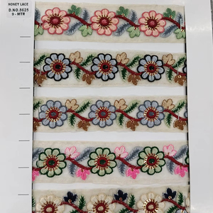 Encaje bordado floral colorido vibrante con diseño intrincado para moda, artesanía y decoración del hogar - Product Image 1