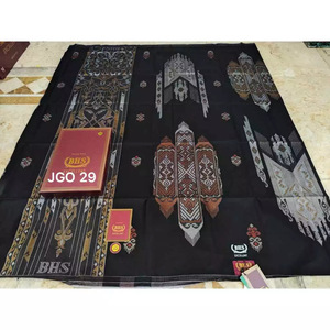 BHS Excelente Gold, un Sarong Lungi Tradicional de Mezcla de Algodón, Elegante para Bodas y Ocasiones de Oración - Product Image 4