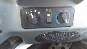 Chargeur compact sur chenilles Bobcat T870 de 2021, en bon état, peu d'heures de fonctionnement, prêt à être expédié, à vendre - Product Image 4