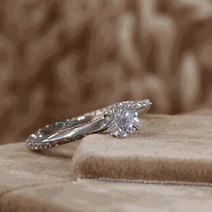 Anillo de compromiso con punta de estilo único de diamante de corte redondo de 6 MM para mujer - Product Image 5