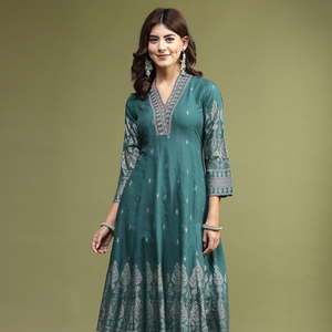 Nouveauté 2024 : Ensemble Kurta et Pantalon Palazzo pour Femme, Design de Haute Qualité, Bleu, Col en V, Coupe Trapèze, Brodé de Paillettes, en Viscose et Rayonne - Product Image 1