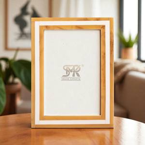 Marco de Fotos con Incrustaciones de Resina Hecho a Mano, Diseño Moderno y Vanguardista con Patrón Ámbar, Decoración Elegante para el Hogar, Opción de Montaje en Pared con Paletas Giratorias - Product Image 1