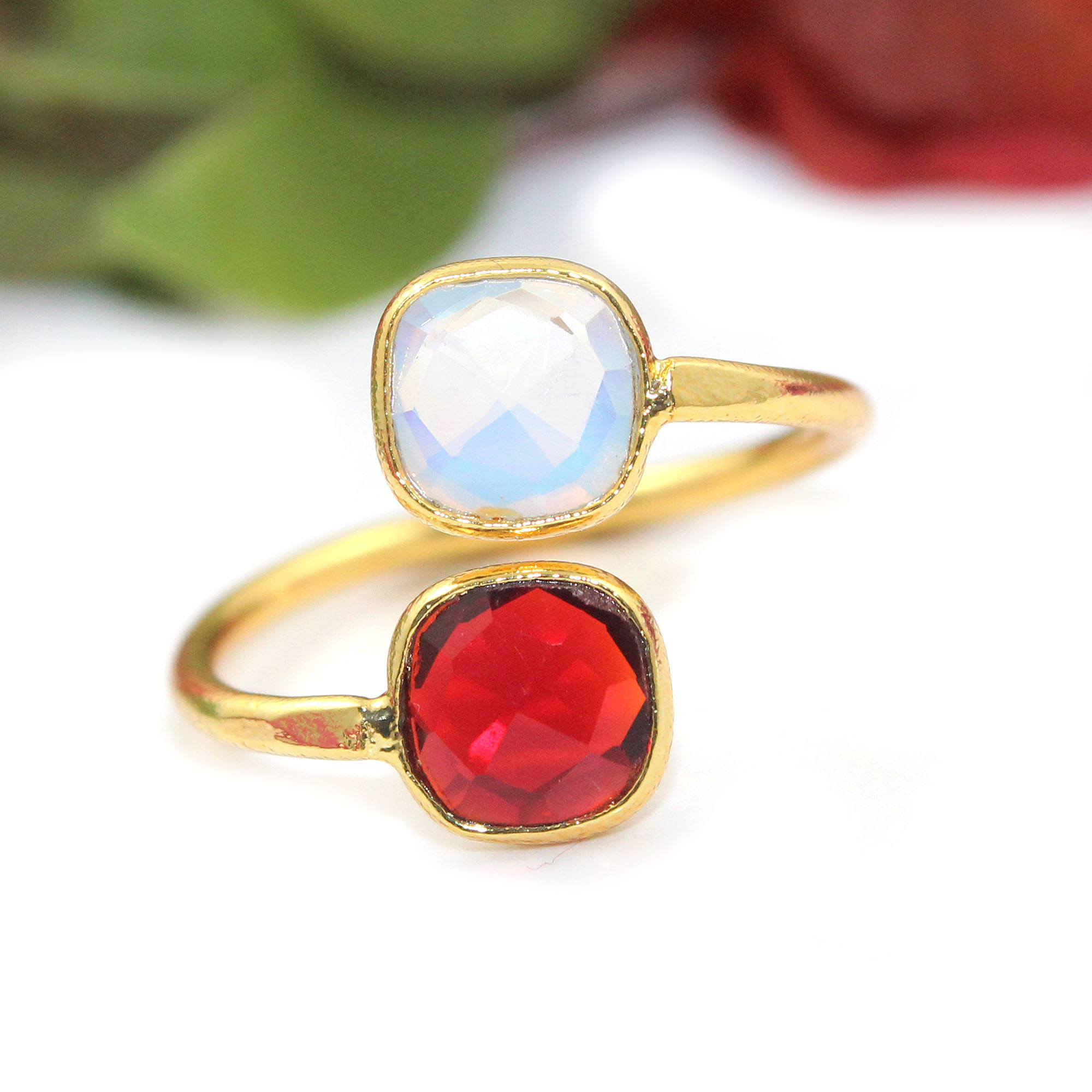 โกเมนแดงและโอปอล