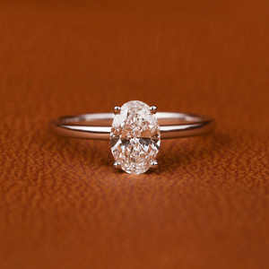 Anillo de compromiso chapado en oro sólido de 18 quilates de diamante creado en laboratorio de corte ovalado anillo de ajuste de solitario de moda de estilo clásico de lujo - Product Image 1