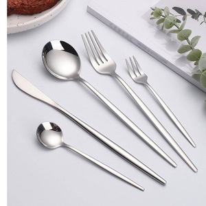 Juego de cubiertos de metal de acero inoxidable Premium - Product Image 1