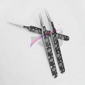 Pince à épiler en acier inoxydable RMI Pointe de point d'isolation/Boîtier magnétique noir/Pointe argentée et pince à épiler enduite de papier Design Halloween - Product Image 5