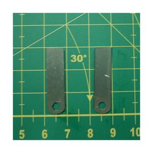 J2213 COUTEAU INFÉRIEUR PIÈCES DE MACHINE À COUDRE INDUSTRIELLE POUR SING LING - Product Image 1