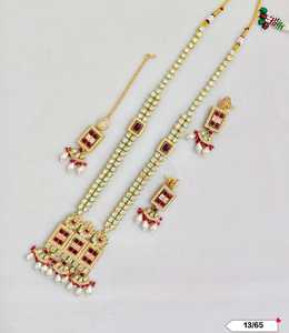 ชุดสร้อยคอและต่างหูโทนสีทองพร้อมต่างหูแบบดั้งเดิมมีสไตล์ของ kundan อินเดียเครื่องประดับโลหะผสมแฟนซีสำหรับผู้หญิงและเด็กผู้หญิงไข่มุกที่มีตำหนิ - Product Image 3