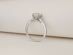 Bague de fiançailles classique pour femme personnalisée certifiée IGI VVS 925 Sterling Silver Cushion Cut Moissanite Solitaire Princess Fine - Product Image 2