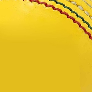 Precio al por mayor de fábrica 2025 Logotipo personalizado Red Cricket Hard Ball Hecho a mano Alta calidad 4 piezas Match Ball Entrenamiento al aire libre Deportes - Product Image 5